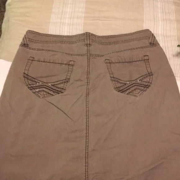 💥SOLD! Maurice’s Taupe Long Modest Denim Skirt - Picture 5 of 6